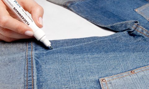 Retouching a light fault on jeans with the Textilan Pen