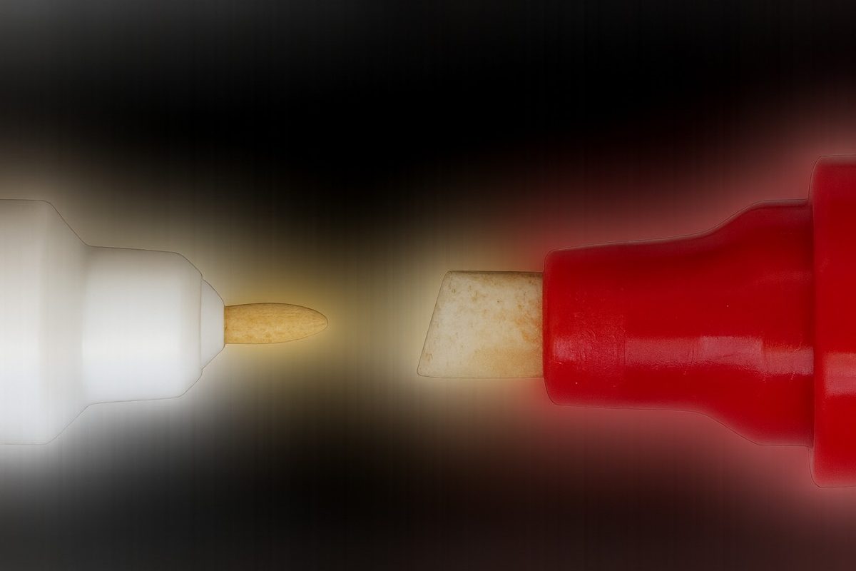 Markers with round tip and chisel tip