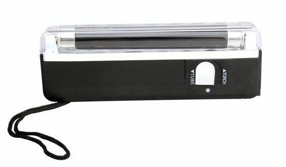 Battery-operated UV lamp